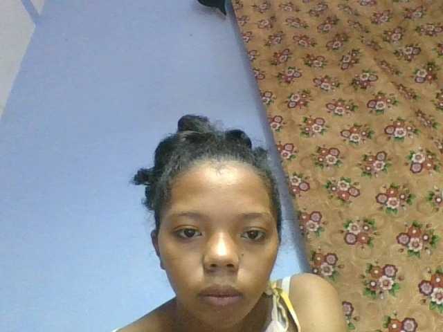 rosah1a live cam on BongaCams