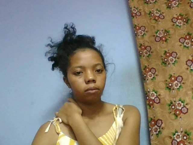 rosah1a live cam on BongaCams