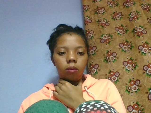 rosah1a live cam on BongaCams
