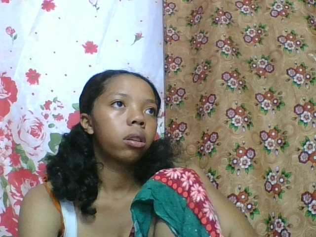 rosah1a live cam on BongaCams