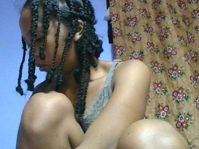 rosah1a live cam on BongaCams