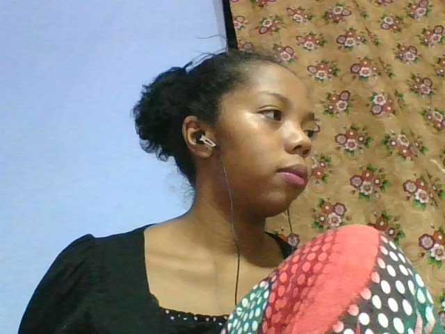 rosah1a live cam on BongaCams