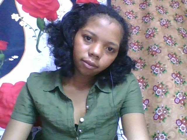 rosah1a live cam on BongaCams