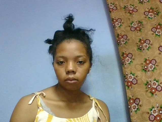 rosah1a live cam on BongaCams