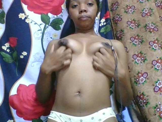 rosah1a live cam on BongaCams
