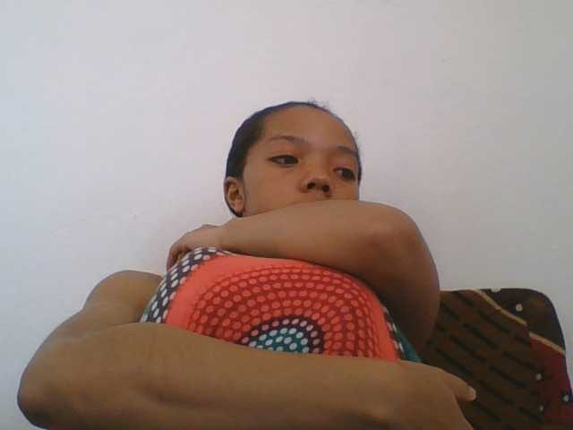 rosah1a live cam on BongaCams