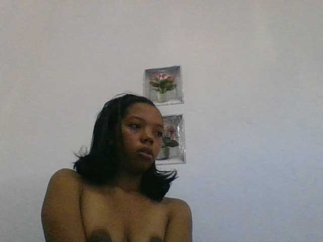 rosah1a live cam on BongaCams