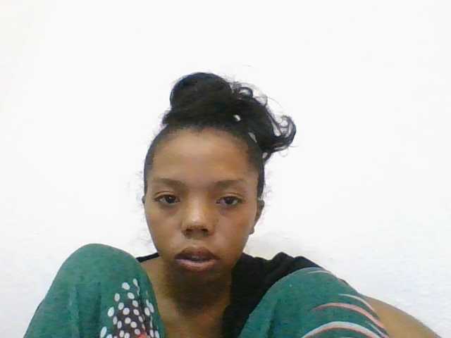 rosah1a live cam on BongaCams
