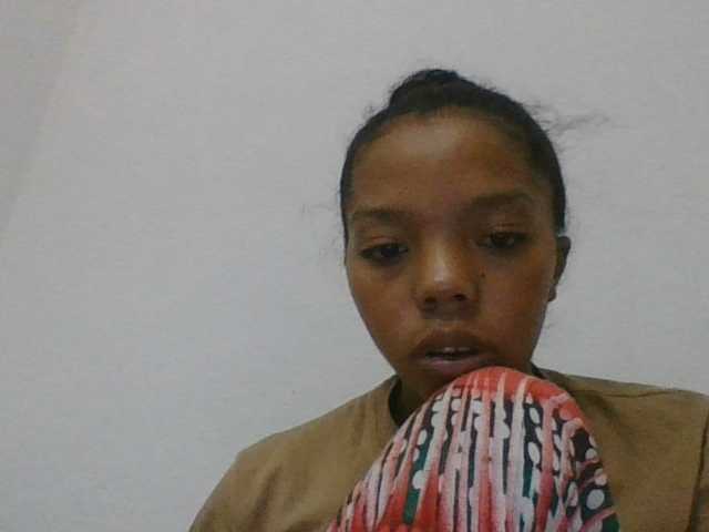 rosah1a live cam on BongaCams