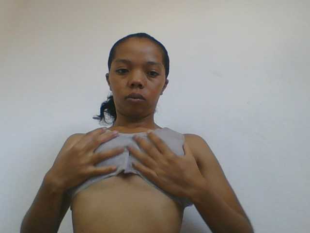 rosah1a live cam on BongaCams