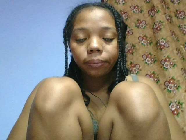 rosah1a live cam on BongaCams