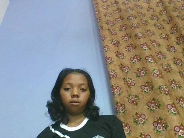 rosah1a live cam on BongaCams