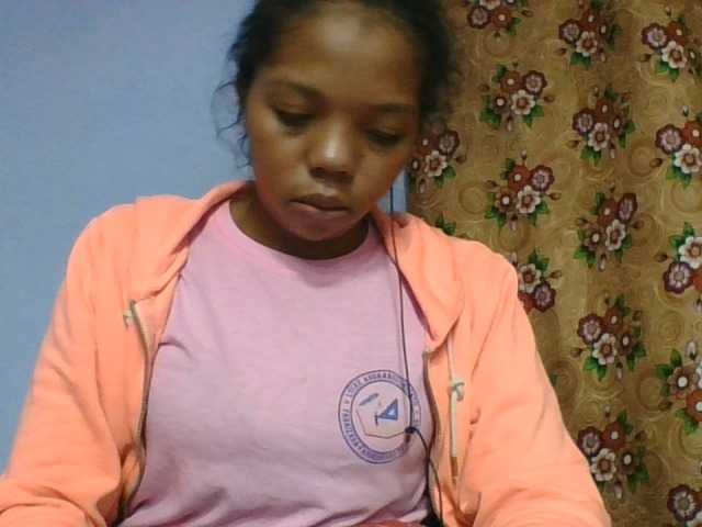 rosah1a live cam on BongaCams