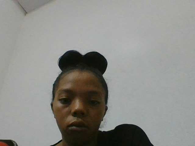 rosah1a live cam on BongaCams