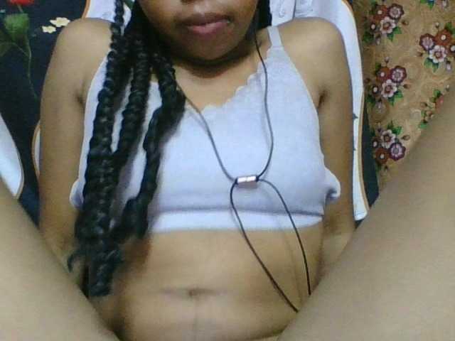 rosah1a live cam on BongaCams