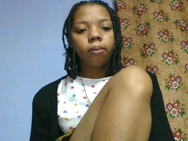 rosah1a live cam on BongaCams