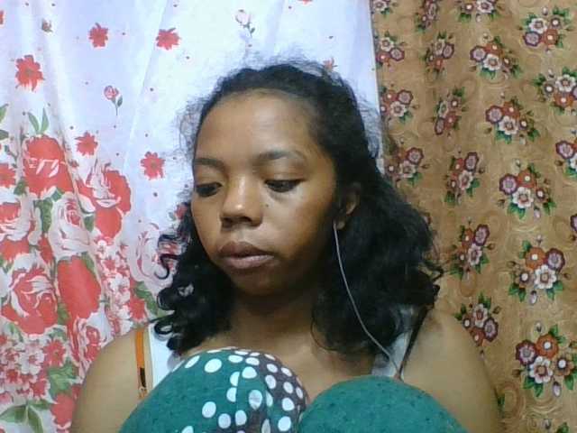 rosah1a live cam on BongaCams