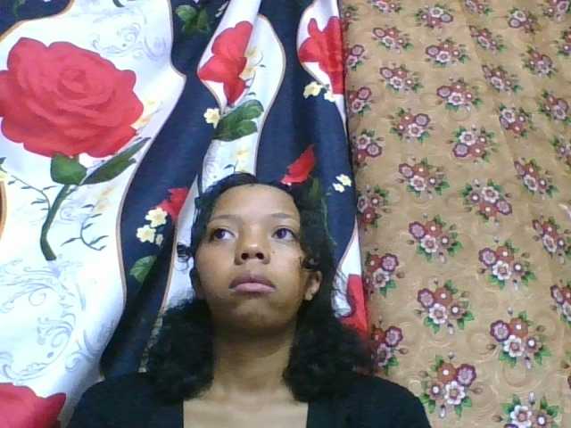 rosah1a live cam on BongaCams