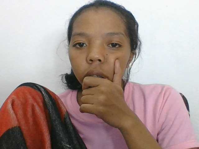 rosah1a live cam on BongaCams