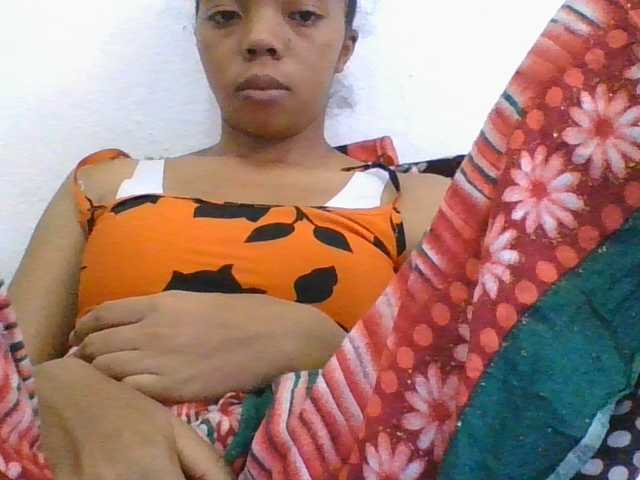 rosah1a live cam on BongaCams