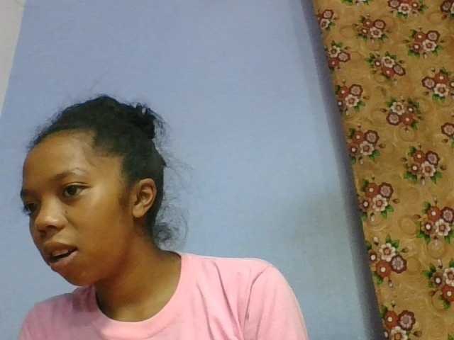 rosah1a live cam on BongaCams