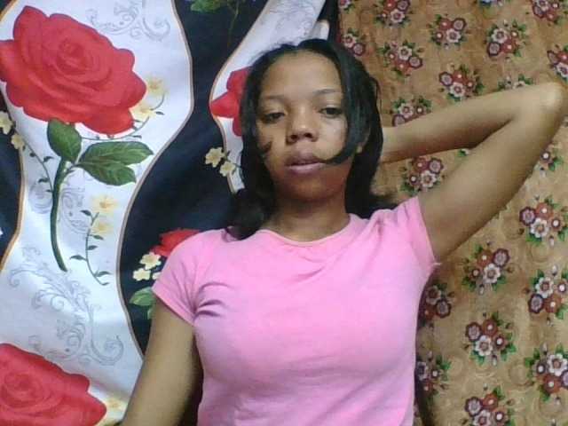 rosah1a live cam on BongaCams