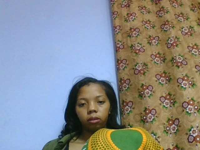 rosah1a live cam on BongaCams