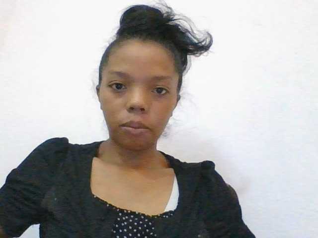 rosah1a live cam on BongaCams
