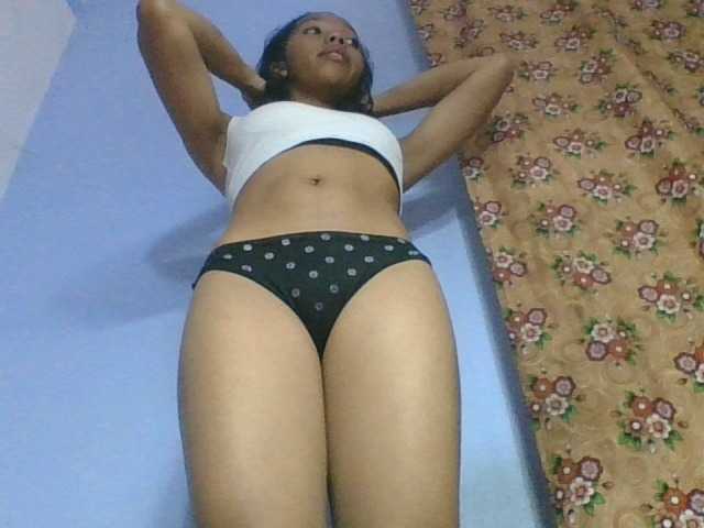 rosah1a live cam on BongaCams