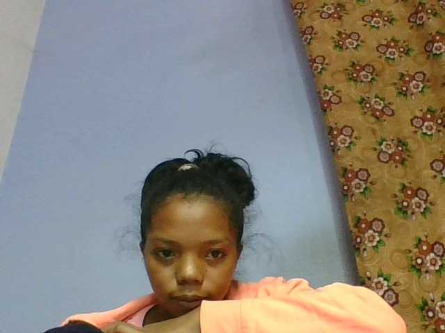 rosah1a live cam on BongaCams