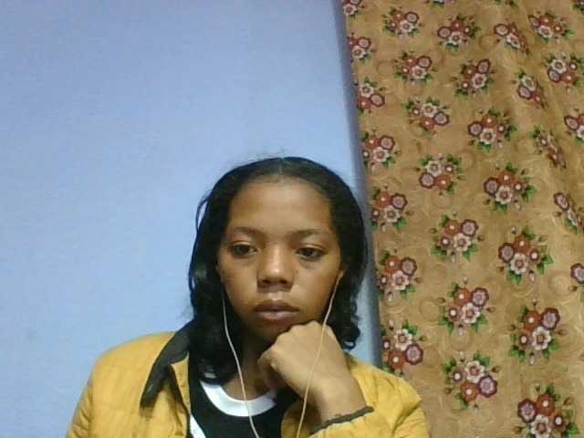 rosah1a live cam on BongaCams