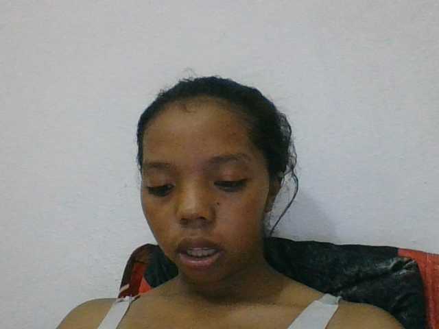 rosah1a live cam on BongaCams