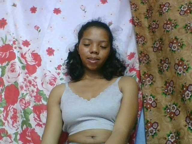 rosah1a live cam on BongaCams