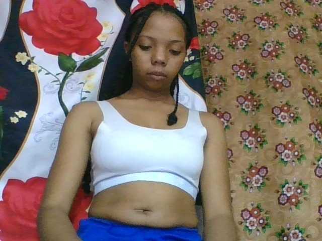 rosah1a live cam on BongaCams