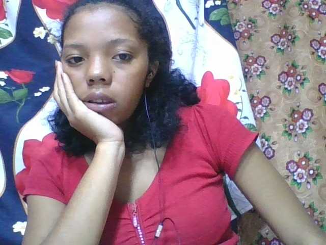 rosah1a live cam on BongaCams