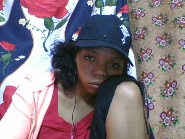 rosah1a live cam on BongaCams