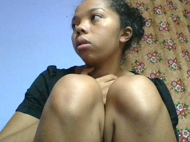 rosah1a live cam on BongaCams