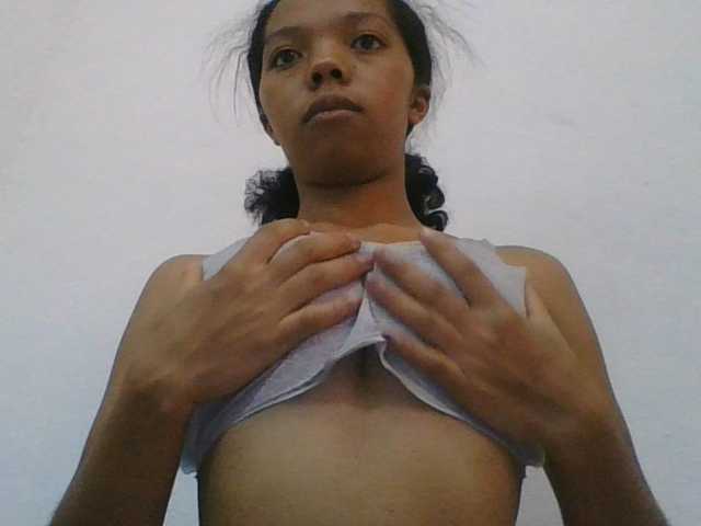 rosah1a live cam on BongaCams