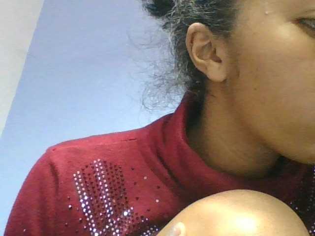 rosah1a live cam on BongaCams