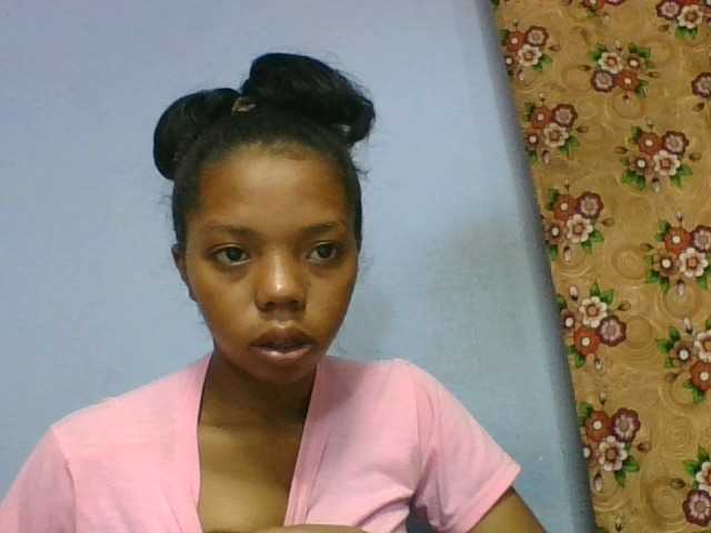 rosah1a live cam on BongaCams