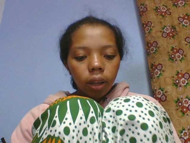 rosah1a live cam on BongaCams