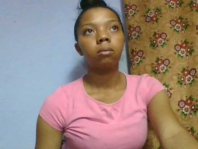 rosah1a live cam on BongaCams