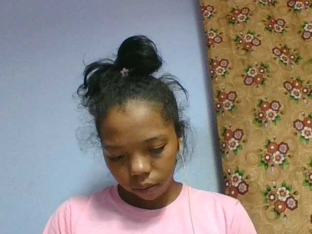 rosah1a live cam on BongaCams