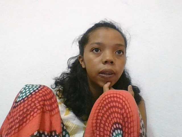 rosah1a live cam on BongaCams