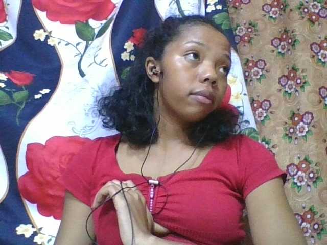 rosah1a live cam on BongaCams
