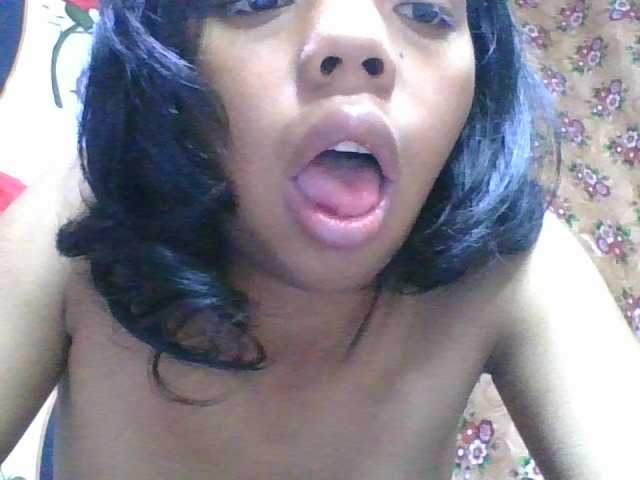 rosah1a live cam on BongaCams
