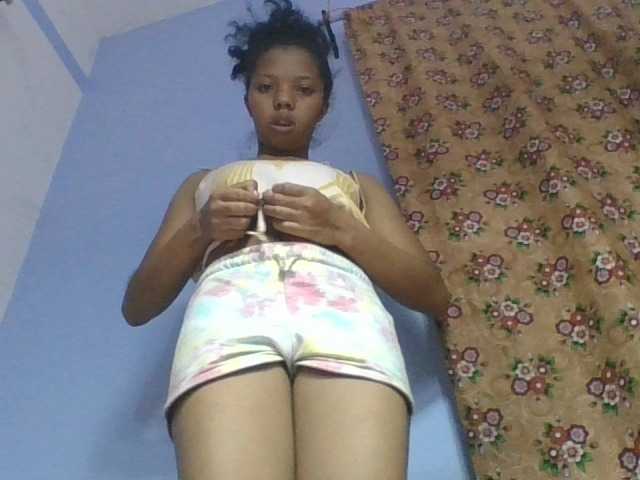 rosah1a live cam on BongaCams