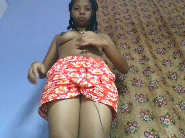 rosah1a live cam on BongaCams