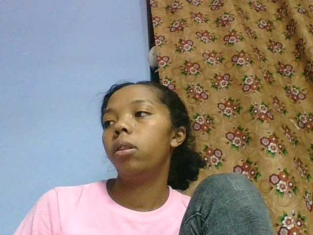 rosah1a live cam on BongaCams