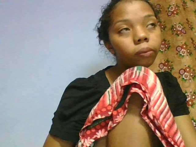 rosah1a live cam on BongaCams
